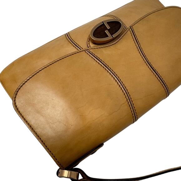 Gucci Vintage Camel Leather Shoulder Bag – Rare GG Logo, 2000s Minimalist Icon - Picture 7 of 14